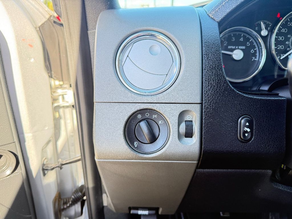 2008 Lincoln Mark LT - 22927161 - 19