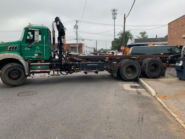 2008 Mack GU-800 ROLL OFF CONTAINER TRUCK TANDEM AXLE 53,000 ORIGINAL MILES - 20220634 - 0