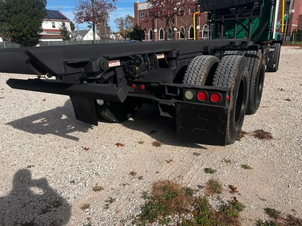 2008 Mack GU-800 ROLL OFF CONTAINER TRUCK TANDEM AXLE 53,000 ORIGINAL MILES - 20220634 - 26