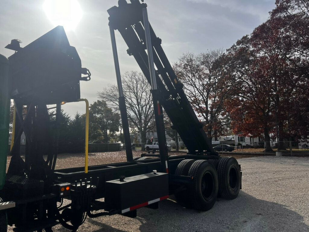 2008 Mack GU-800 ROLL OFF CONTAINER TRUCK TANDEM AXLE 53,000 ORIGINAL MILES - 20220634 - 32