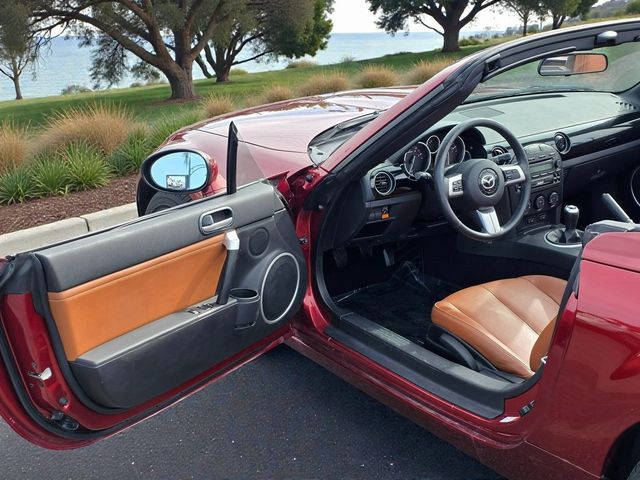 2008 Mazda MX-5 Miata 2dr Convertible PRHT Manual Grand Touring - 22950679 - 19