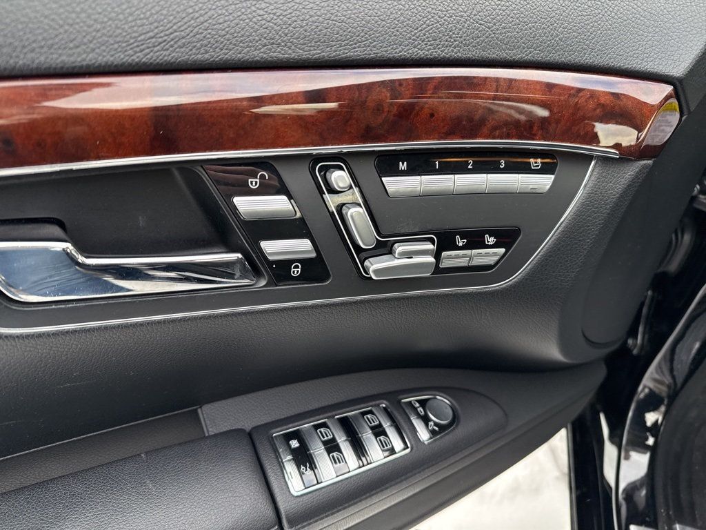 2008 Mercedes-Benz S-Class S550 4dr Sedan 5.5L V8 4MATIC - 22975165 - 9