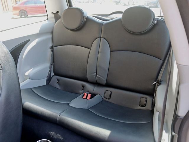 2008 MINI Cooper Hardtop 2 Door Cold Weather / Panoramic Roof - 23050104 - 17