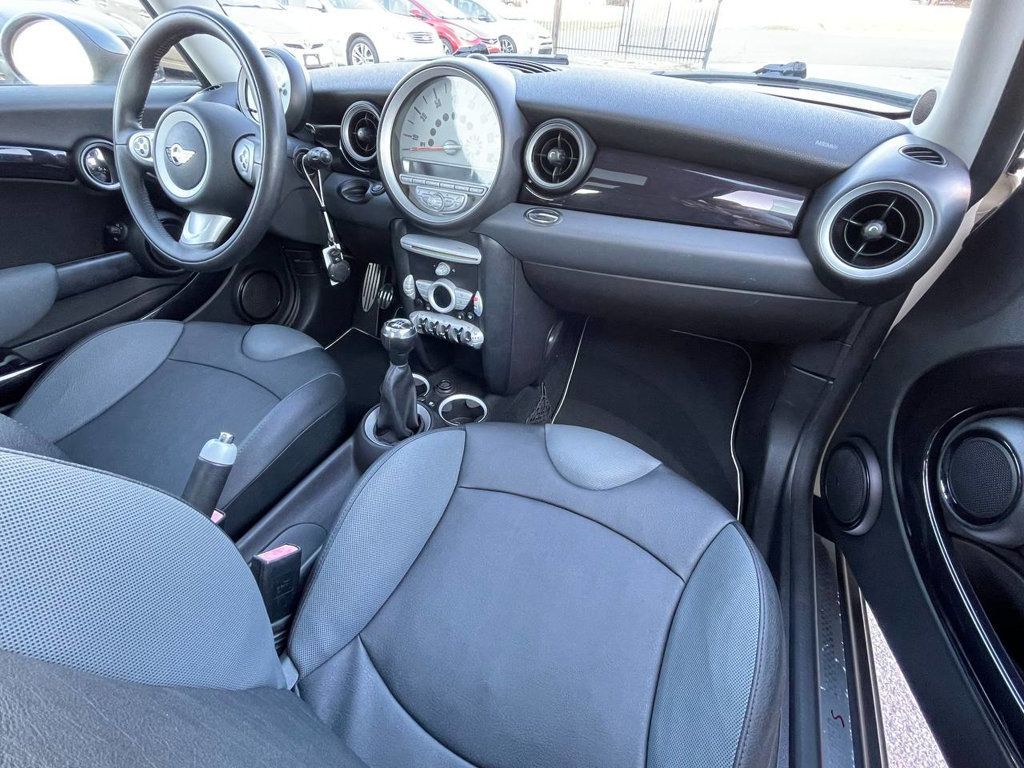 2008 Mini Cooper S Hardtop 2 Door photo 12