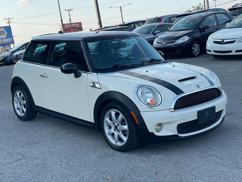 2008 Mini Cooper S Hardtop 2 Door photo 4