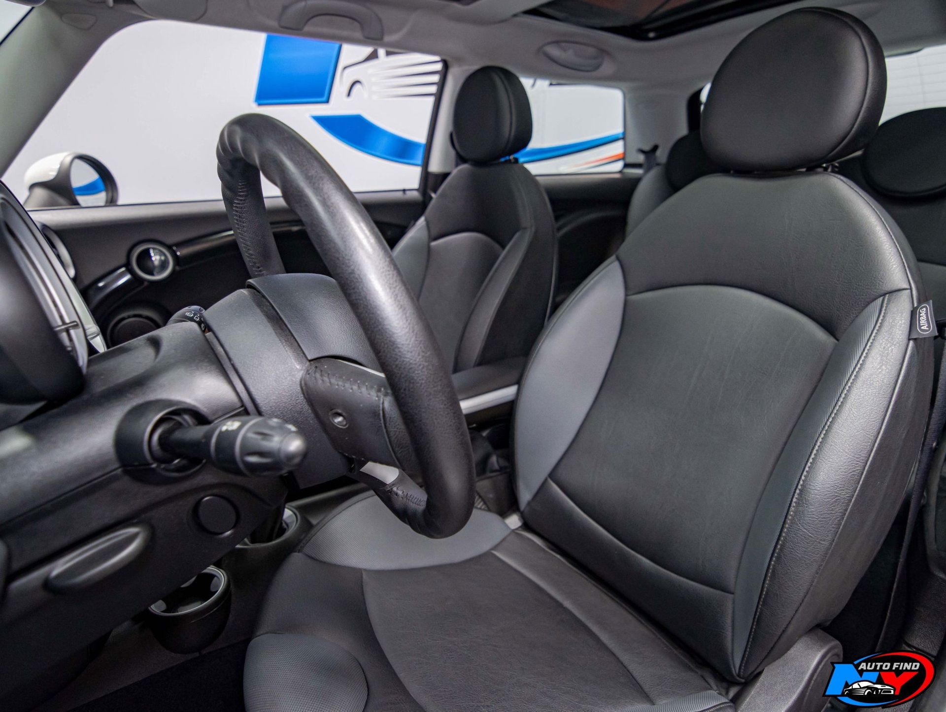 2008 Mini Cooper Hardtop 2 Door Coupe photo 3