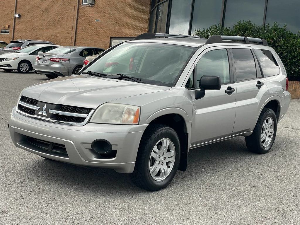 2008 Mitsubishi Endeavor LS photo 2