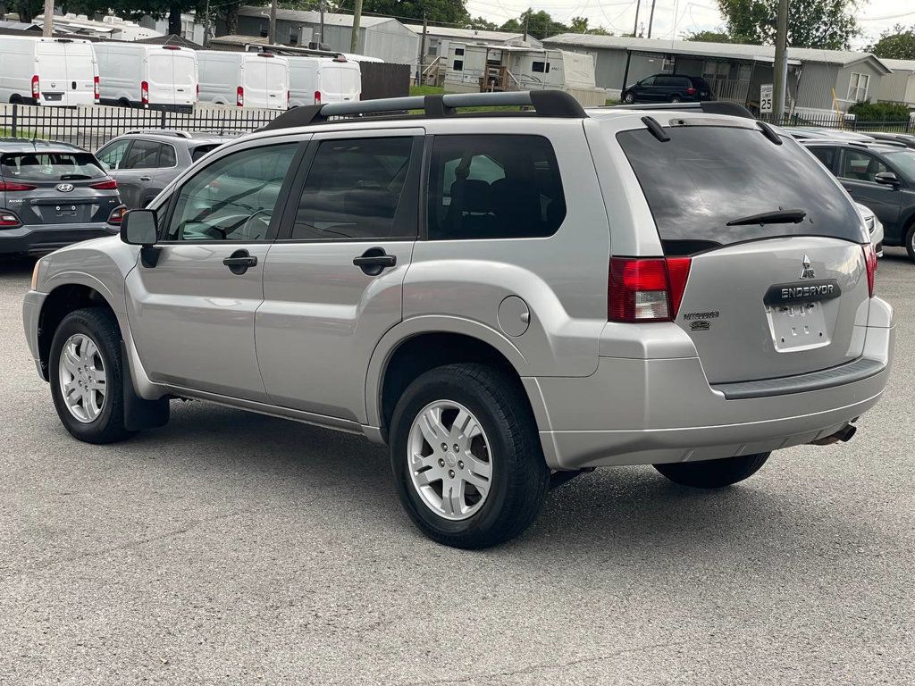 2008 Mitsubishi Endeavor LS photo 4