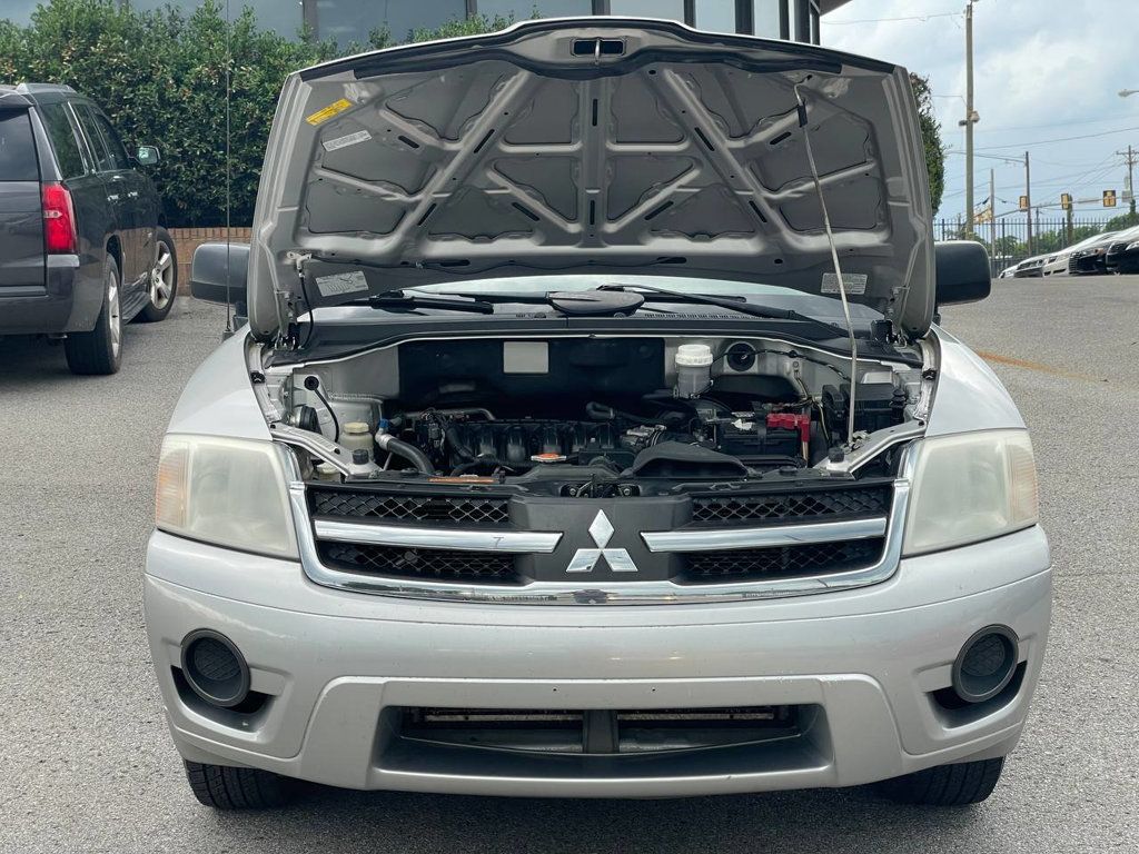 2008 Mitsubishi Endeavor LS photo 6