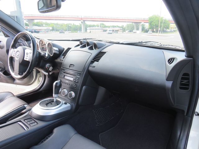 2008 Nissan 350Z 2dr Roadster Automatic Touring - 22902241 - 11
