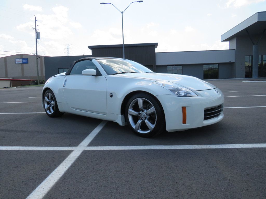 2008 Nissan 350Z Touring photo 4