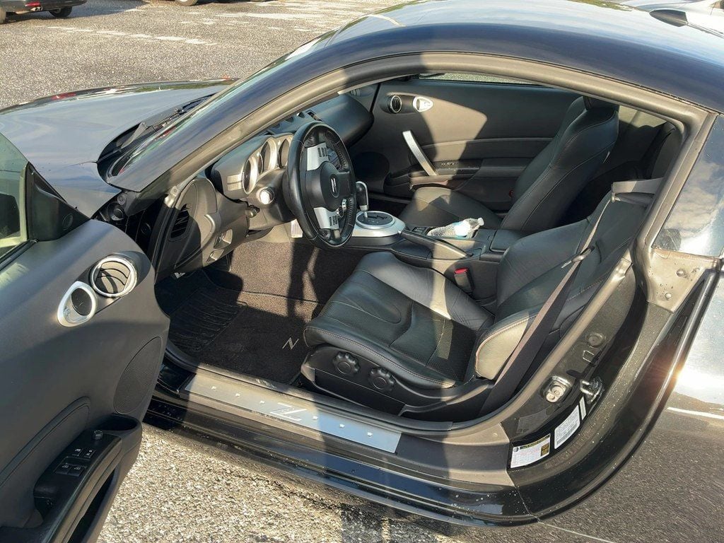 2008 Nissan 350Z photo 3