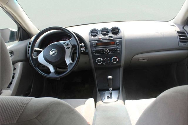 2008 Nissan Altima 4dr Sedan I4 CVT 2.5 S - 23011263 - 6