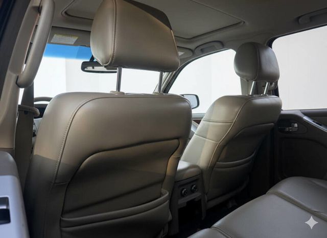 2008 Nissan Pathfinder AWD SUV - Smooth Ride - Comfortable & Reliable - 22934588 - 11