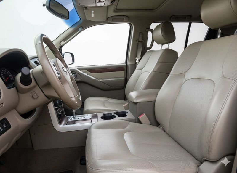2008 Nissan Pathfinder LE 4x4 4dr SUV - 22934588 - 10