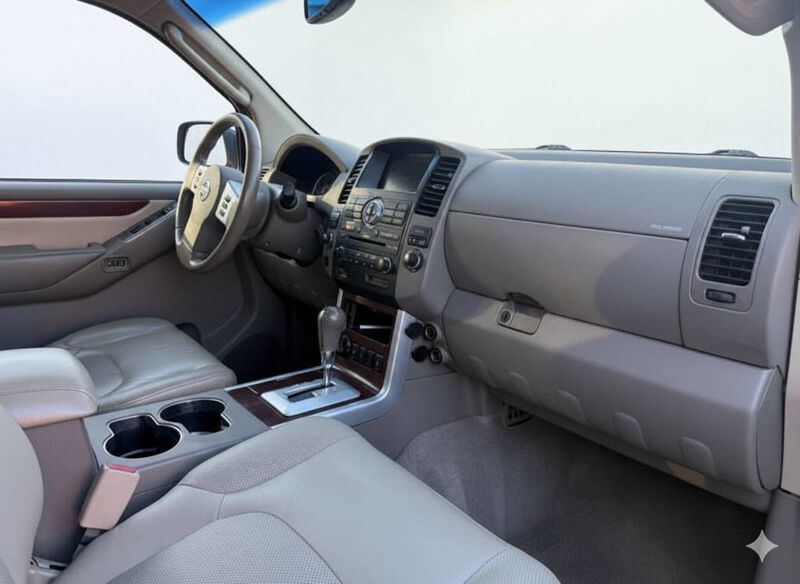 2008 Nissan Pathfinder LE 4x4 4dr SUV - 22934588 - 16