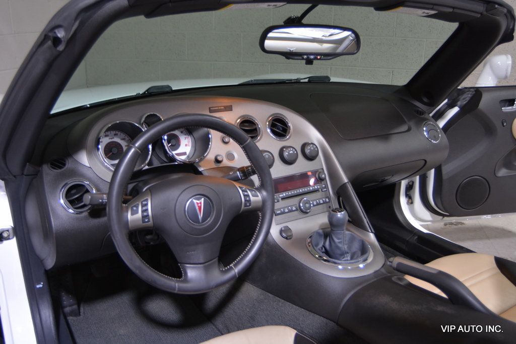 2008 Pontiac Solstice 2dr Convertible - 22902724 - 14
