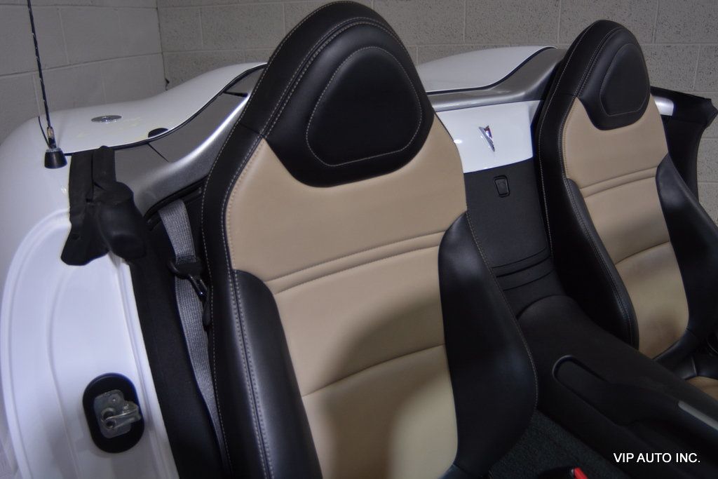 2008 Pontiac Solstice 2dr Convertible - 22902724 - 17