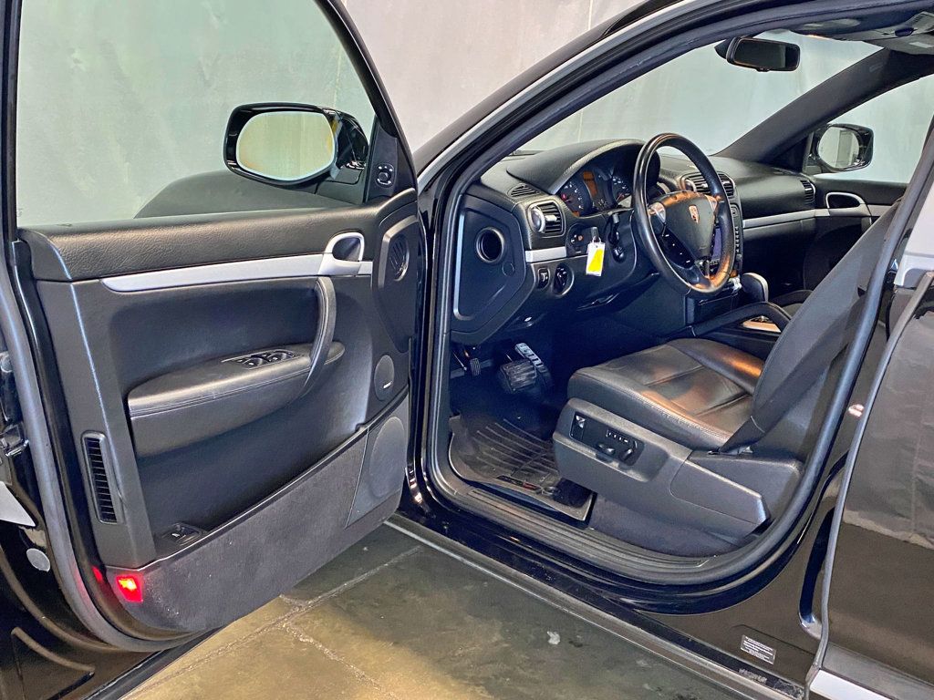 2008 Porsche Cayenne Base Trim - 23002998 - 17