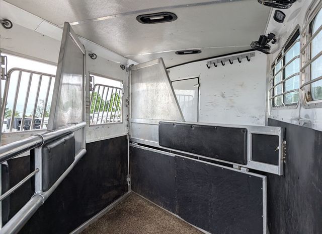 2008 Shadow 3 Horse Slant 7'6 Living Quarters with Slide  - 23033138 - 6