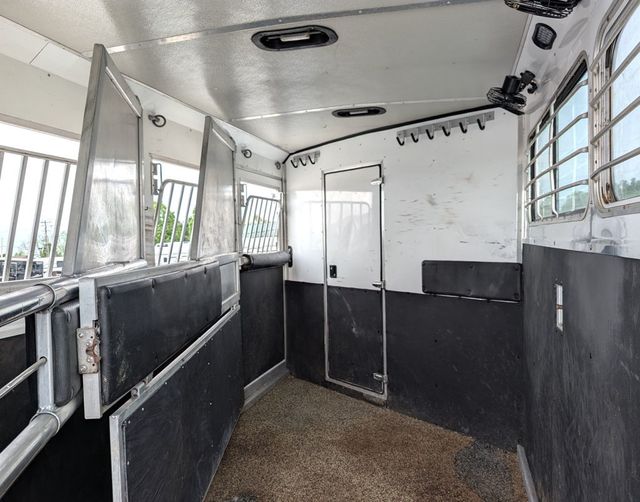 2008 Shadow 3 Horse Slant 7'6 Living Quarters with Slide  - 23033138 - 7