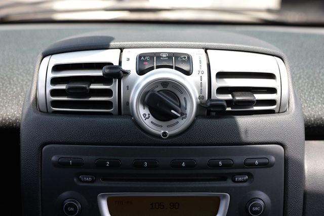 2008 smart Fortwo 2dr Coupe Passion - 23025522 - 26