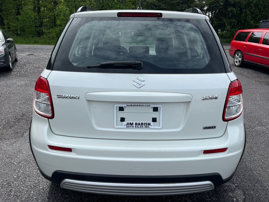 2008 Suzuki SX4 AWD, Reliable and Fuel Efficient - 23001290 - 4