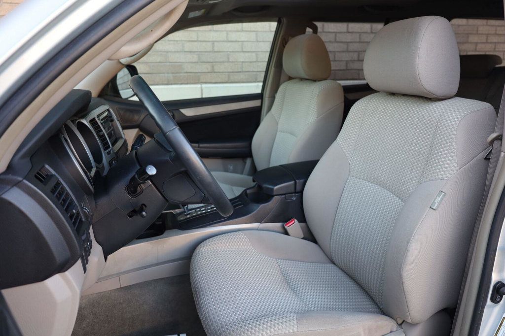 Toyota 4Runner photo 18