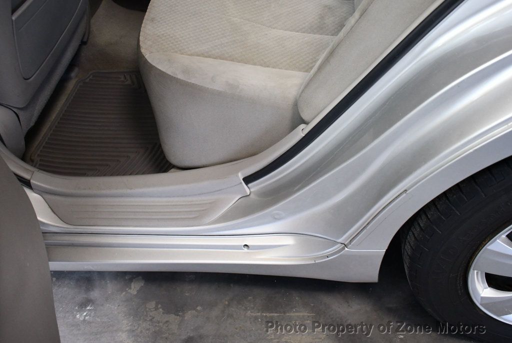2008 Toyota Camry LE photo 9