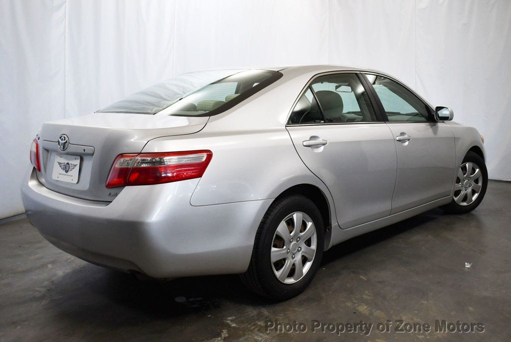 2008 Toyota Camry LE photo 11
