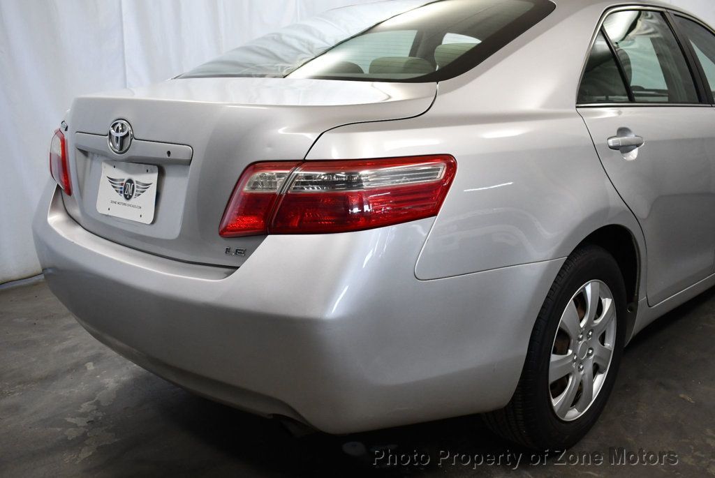 2008 Toyota Camry LE photo 12