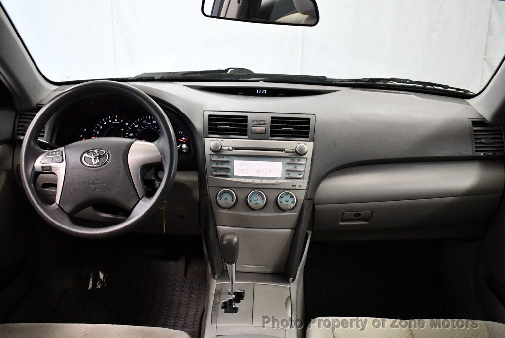 2008 Toyota Camry LE photo 20