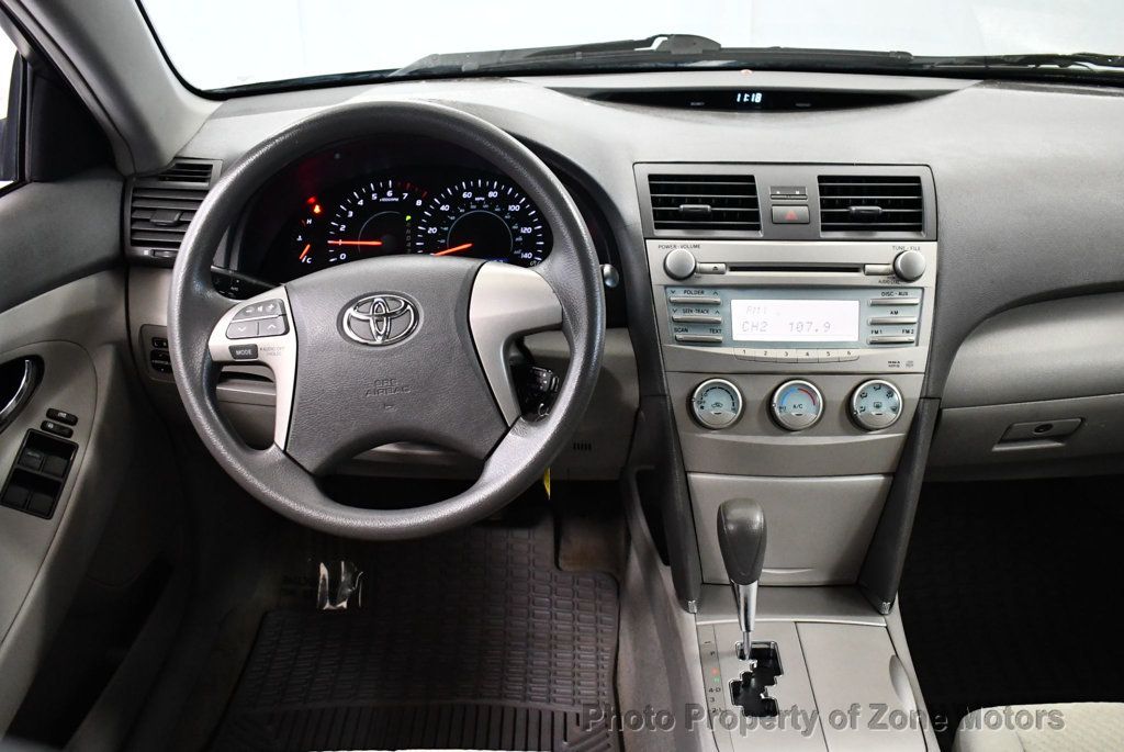 2008 Toyota Camry LE photo 21