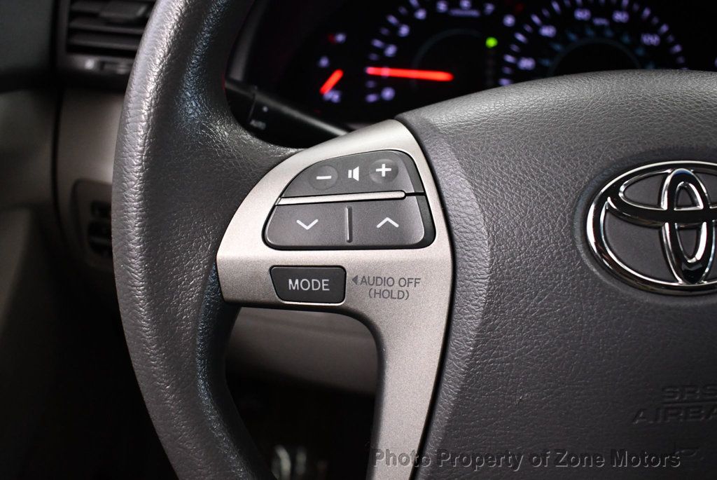 2008 Toyota Camry LE photo 23