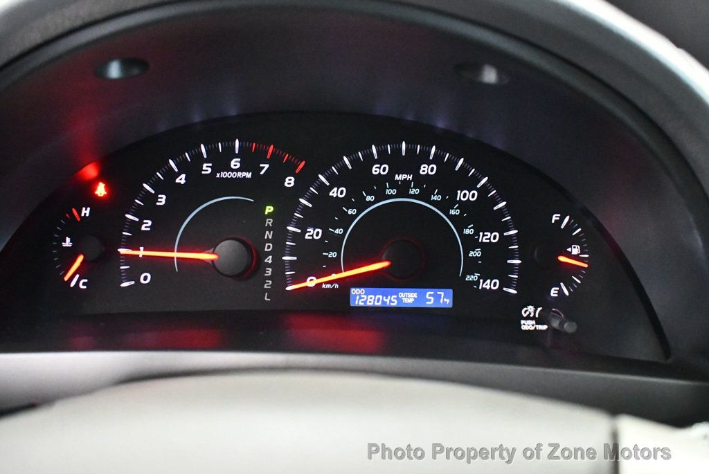 2008 Toyota Camry LE photo 24