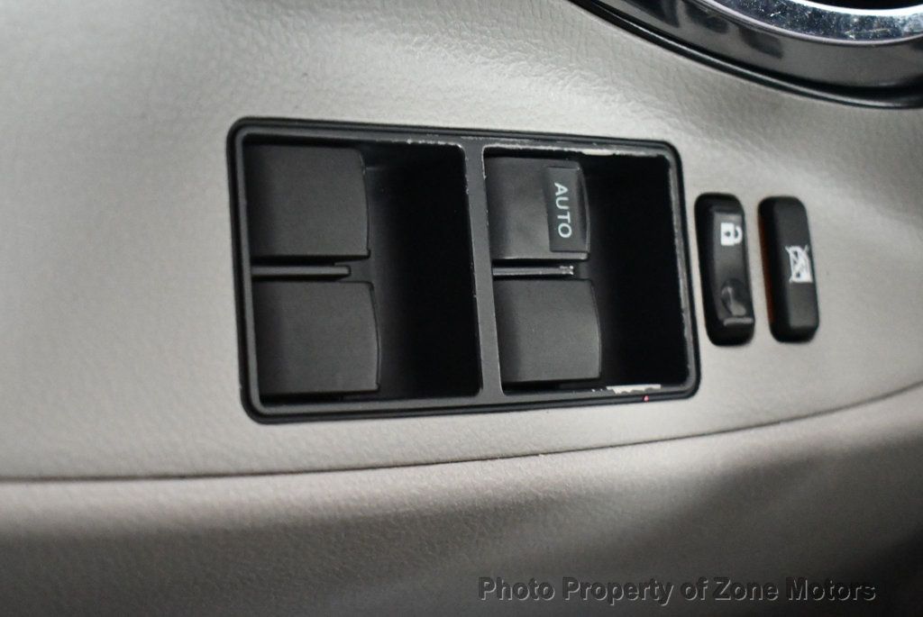 2008 Toyota Camry LE photo 27