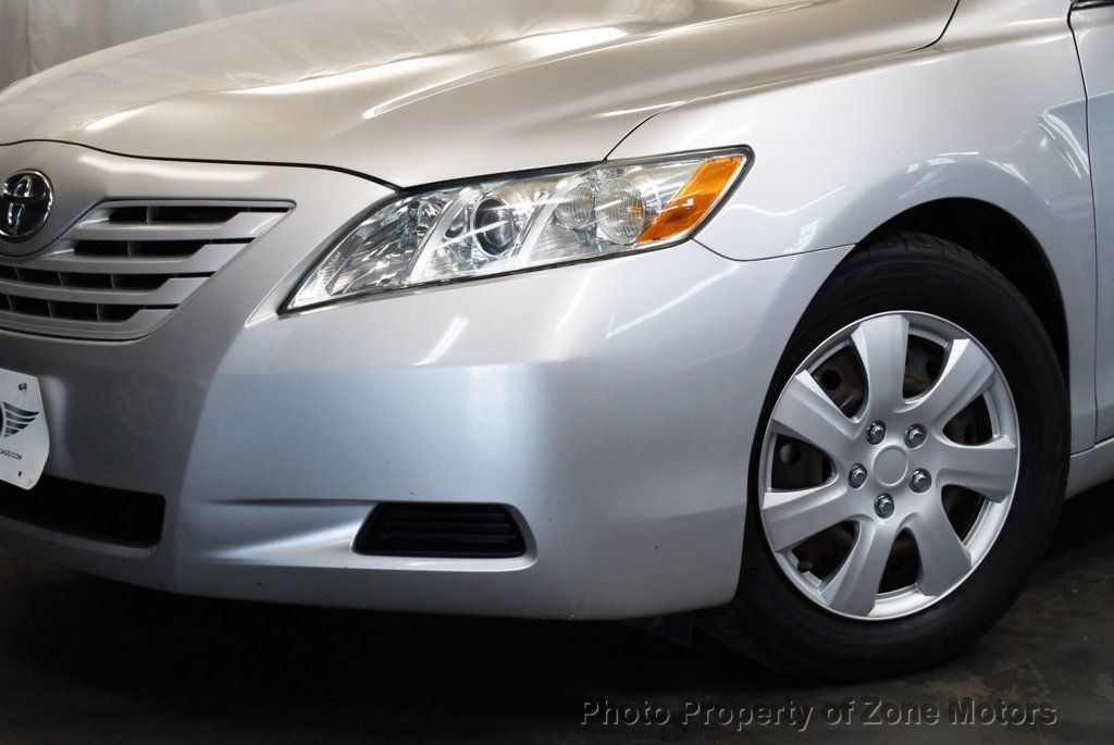 2008 Toyota Camry LE photo 3