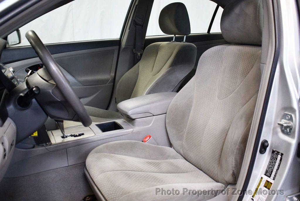 2008 Toyota Camry LE photo 6