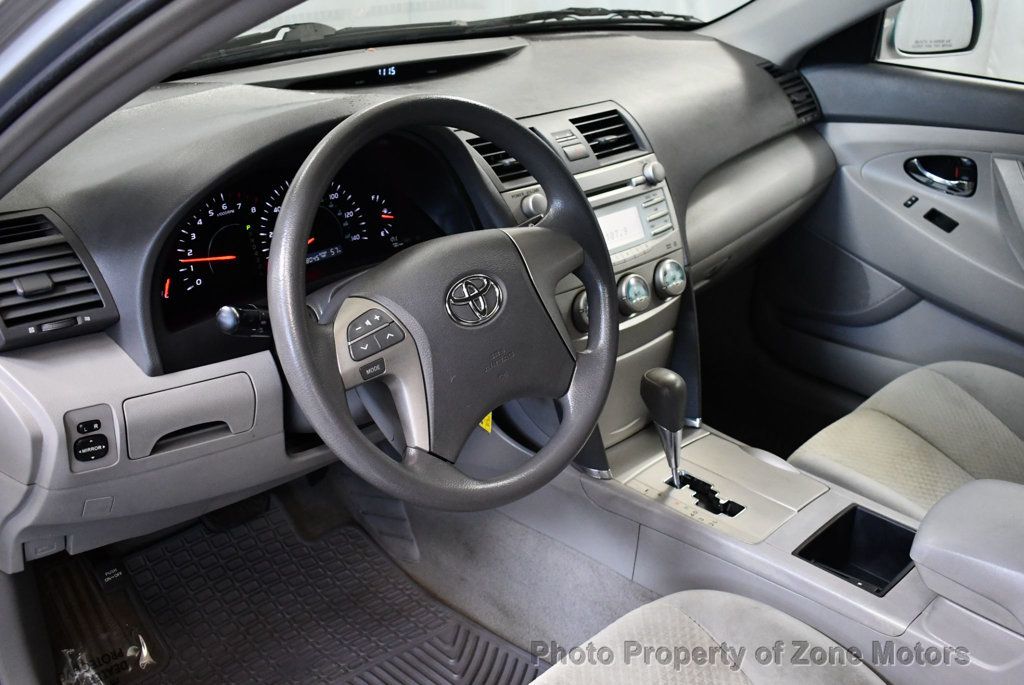 2008 Toyota Camry LE photo 7