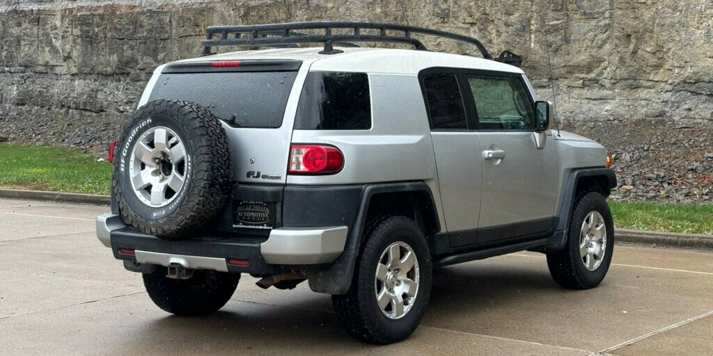2008 Toyota FJ Cruiser Base photo 2