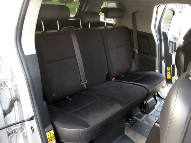 2008 Toyota FJ Cruiser 4WD 4dr Automatic - 23055405 - 27