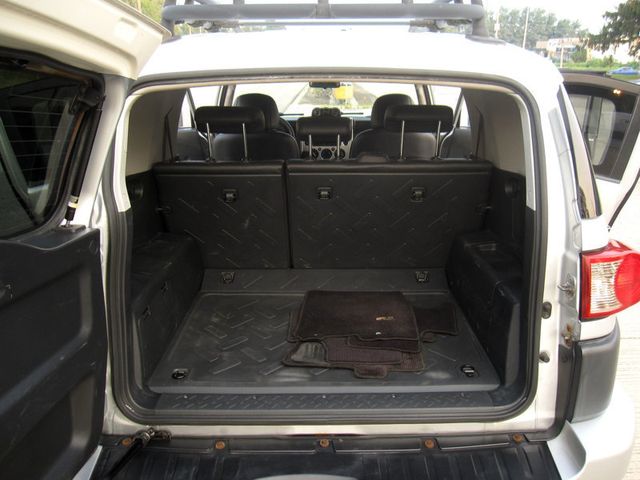 2008 Toyota FJ Cruiser 4WD 4dr Automatic - 23055405 - 29