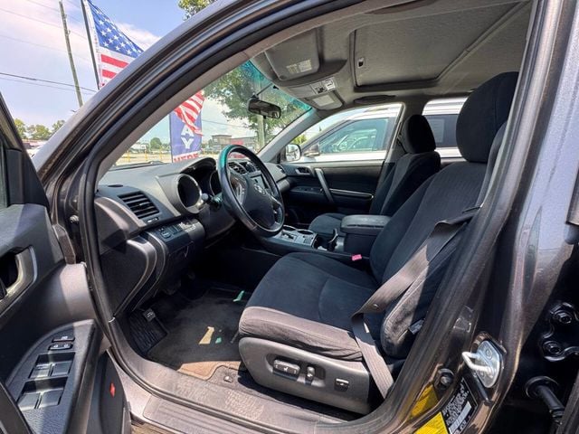 2008 Toyota Highlander FWD 4dr Sport - 22876391 - 13