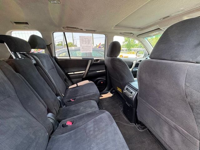 2008 Toyota Highlander FWD 4dr Sport - 22876391 - 16