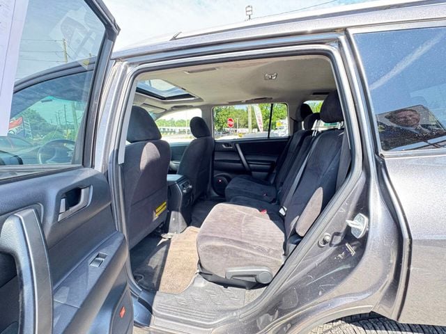 2008 Toyota Highlander FWD 4dr Sport - 22876391 - 5