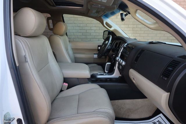 2008 Toyota Sequoia Limited - 23072901 - 28