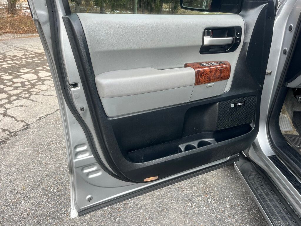 2008 Toyota Sequoia Platinum VA Rust Free Vehicle with Great Toyota Service History - 22968528 - 13