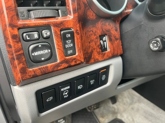 2008 Toyota Sequoia Platinum VA Rust Free Vehicle with Great Toyota Service History - 22968528 - 19