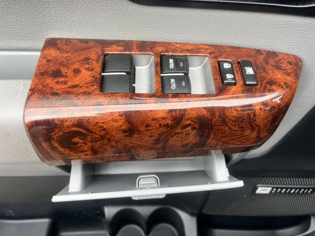 2008 Toyota Sequoia Platinum VA Rust Free Vehicle with Great Toyota Service History - 22968528 - 21