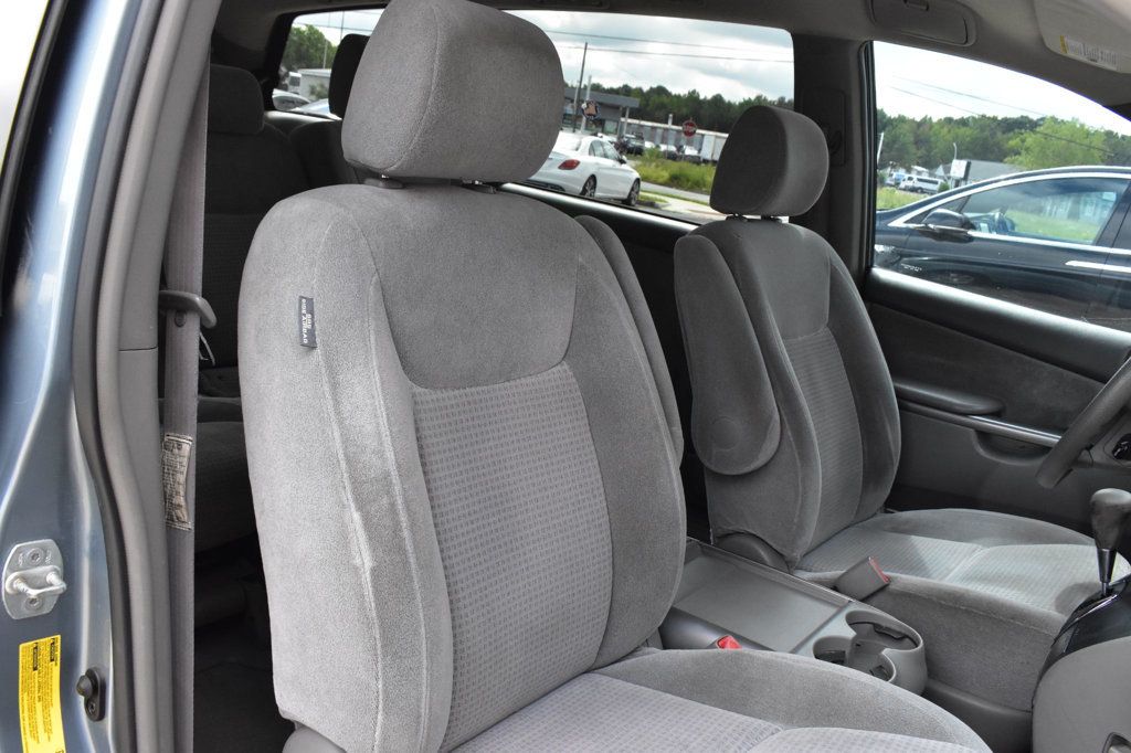 2008 Toyota Sienna CE photo 15